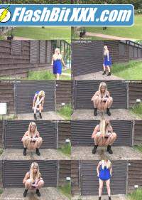 Ashleigh McKenzie - Blonde piss [HD 720p]