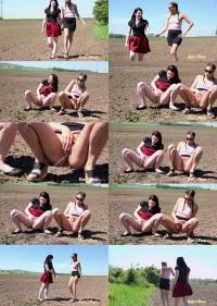 Two gorgeous girls squatting to pee outside [FullHD 1080p]
