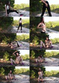 Trasy - Fit Babe Forest Fun [FullHD 1080p] 