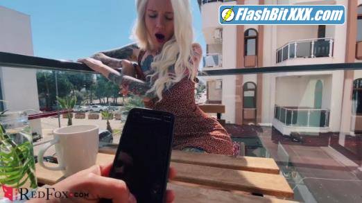 Sexy Blonde Play Pussy Sex Toy In The Public Cafe [FullHD 1080p]