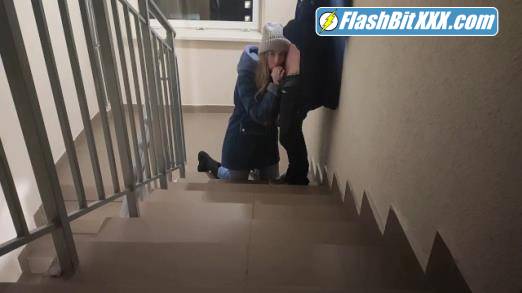 Blowjob In The Staircase With Continued At Home [FullHD 1080p]