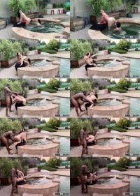 Mia Moore, Abbie Maley - Hot Tub Threesome [HD 720p] 