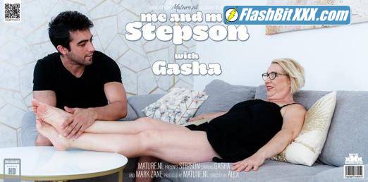 Gasha (47), Mark Zane (28) - Young guy seducing his stepmom Gasha while his dad is at work [FullHD 1080p]