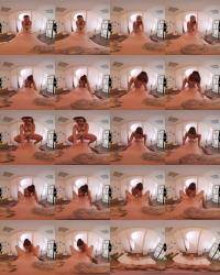 Aisha Bahadur - Massage with Aisha Bahadur [UltraHD 2K 1920p]
