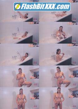 Camilla Jolie - Camilla Taking a Bath [FullHD 1080p]